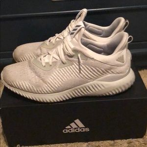 Adidas alphabounce